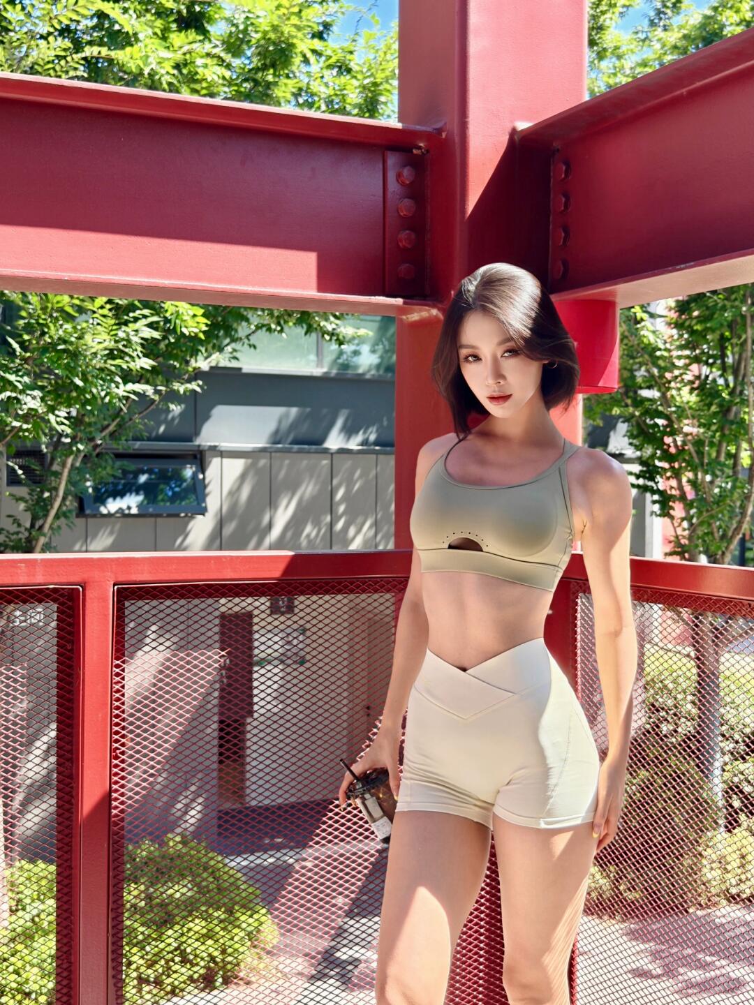 c.jpg