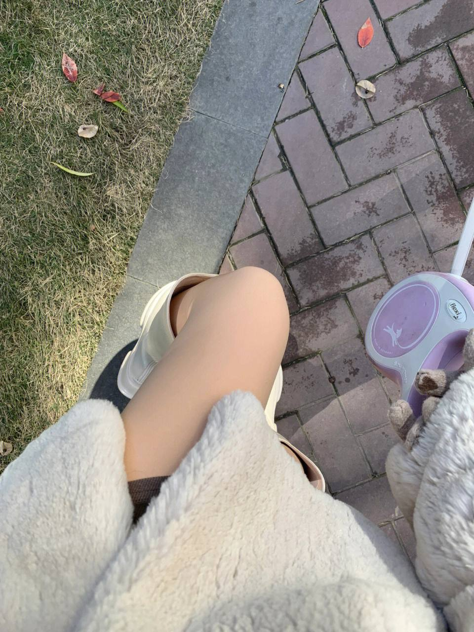 今天是一身白的我