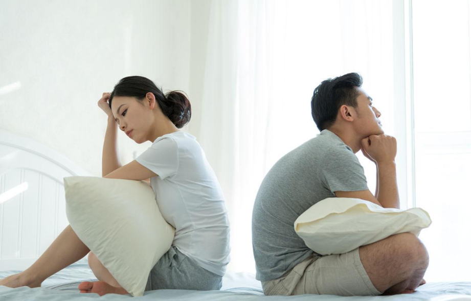 女人这样做就是给你戴绿帽子了